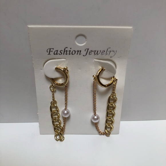 Gold Fashion Earrings NWOT - Picture 3 of 5